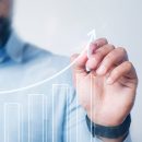 Минтруд предложил увеличить МРОТ до 27 093 рублей в 2026 году
