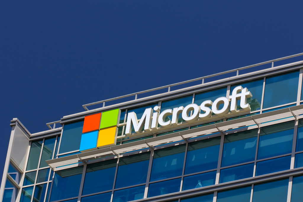 Microsoft выпустил слабый квартальный отчет