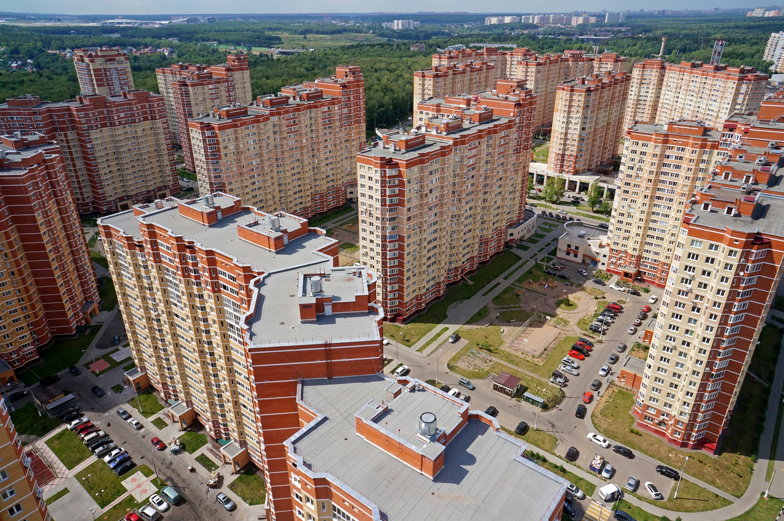 Объем заявок на срочную продажу жилья в Москве утроился