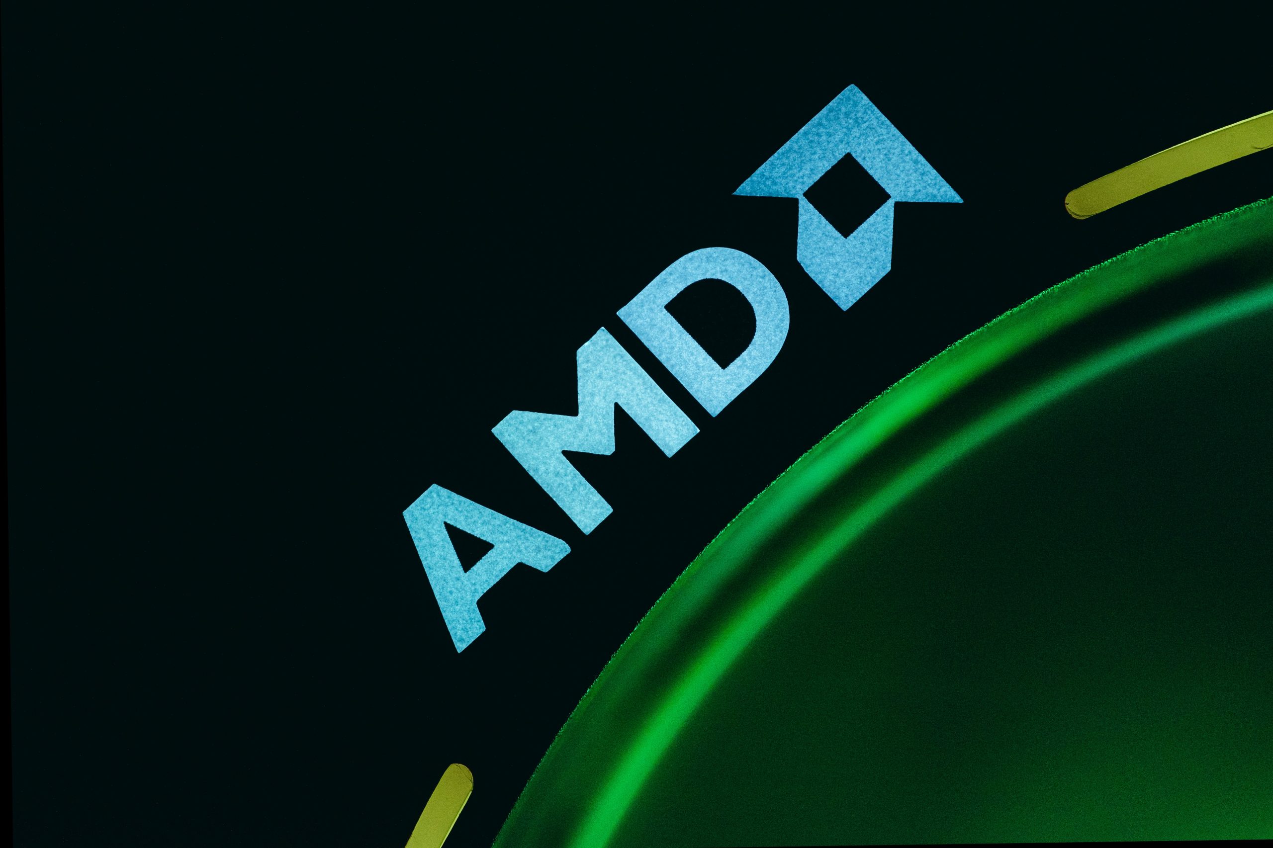 Акции AMD выросли на 14% на сильном прогнозе