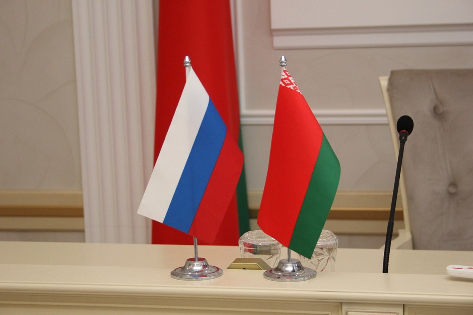 Коммерсант: НПЗ Беларуси поддержат из российского бюджета