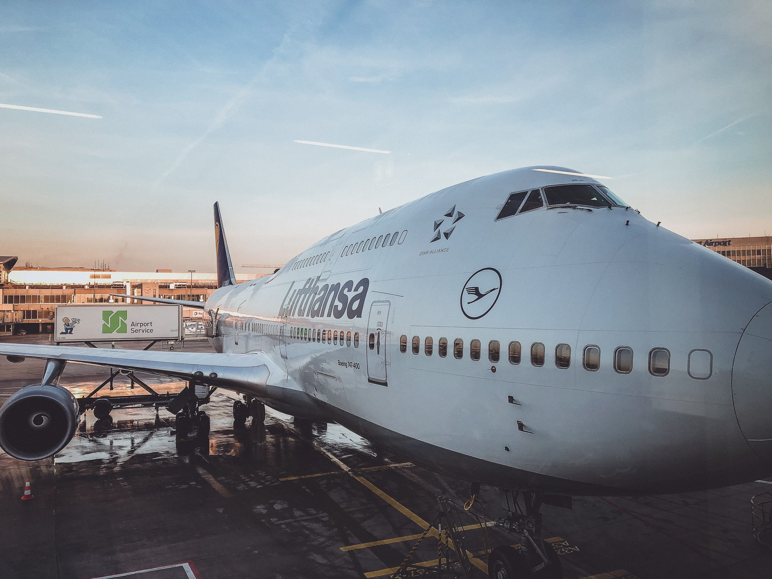 Впервые с начала пандемии Lufthansa сообщает о прибыли