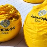 Бумаги «Тинькофф» снизились после новости о продаже своей доли Олегом Тиньковым