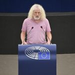 Депутат Европарламента Мик Уоллес критикует политику НАТО и ЕС в отношении Украины