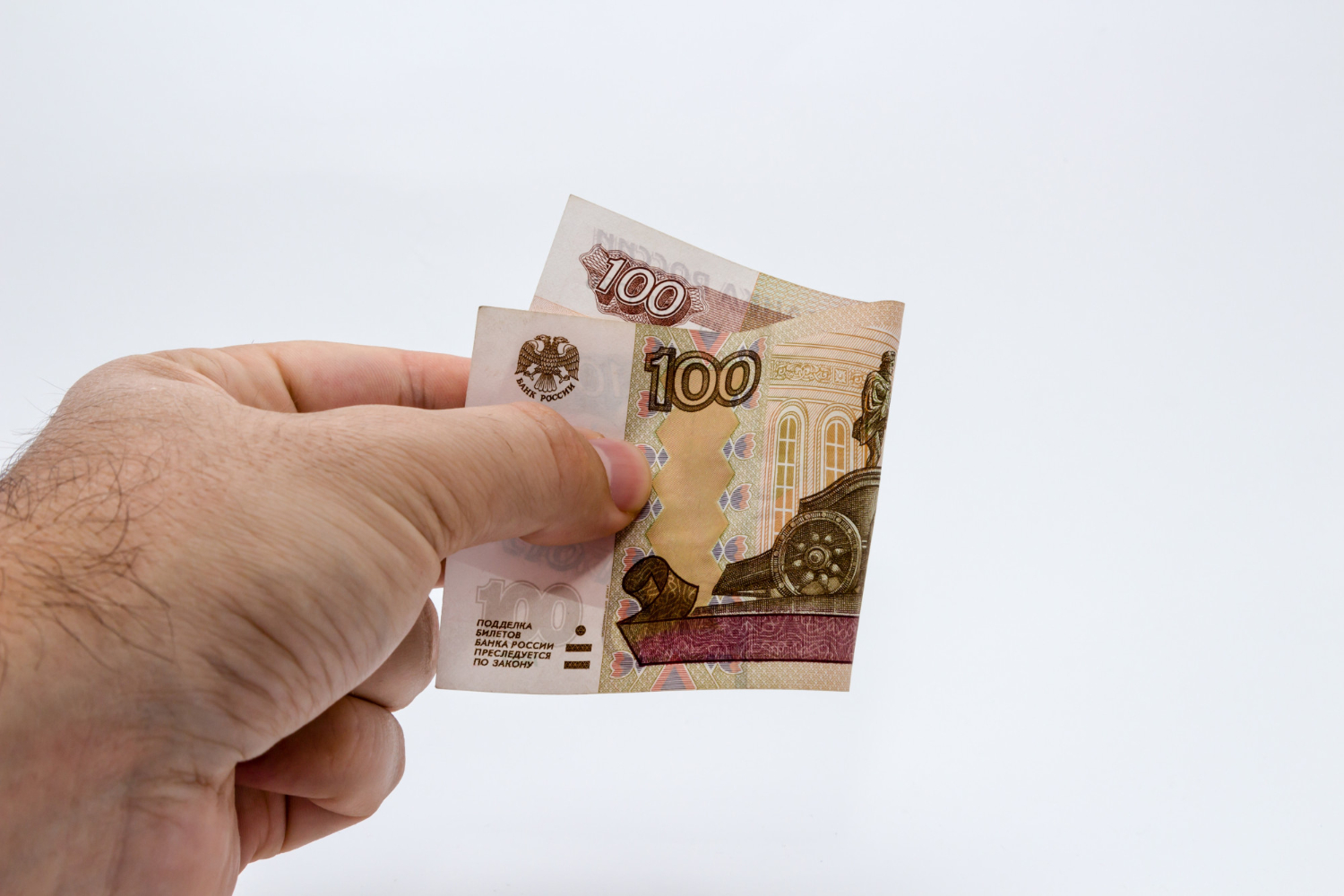 Каждую третью покупку в России теперь оплачивают наличными